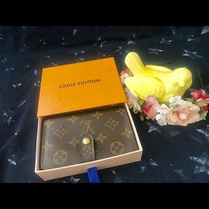 🔴🔴SOLD LV Monogram Short wallet.